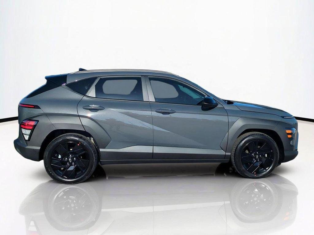 New 2027 Gray Hyundai SEL Sport FWD image 4