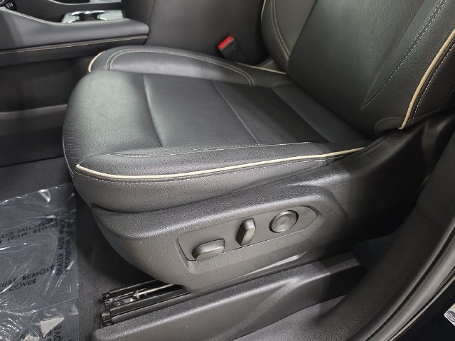 Used 2024 Black GMC SLT image 29