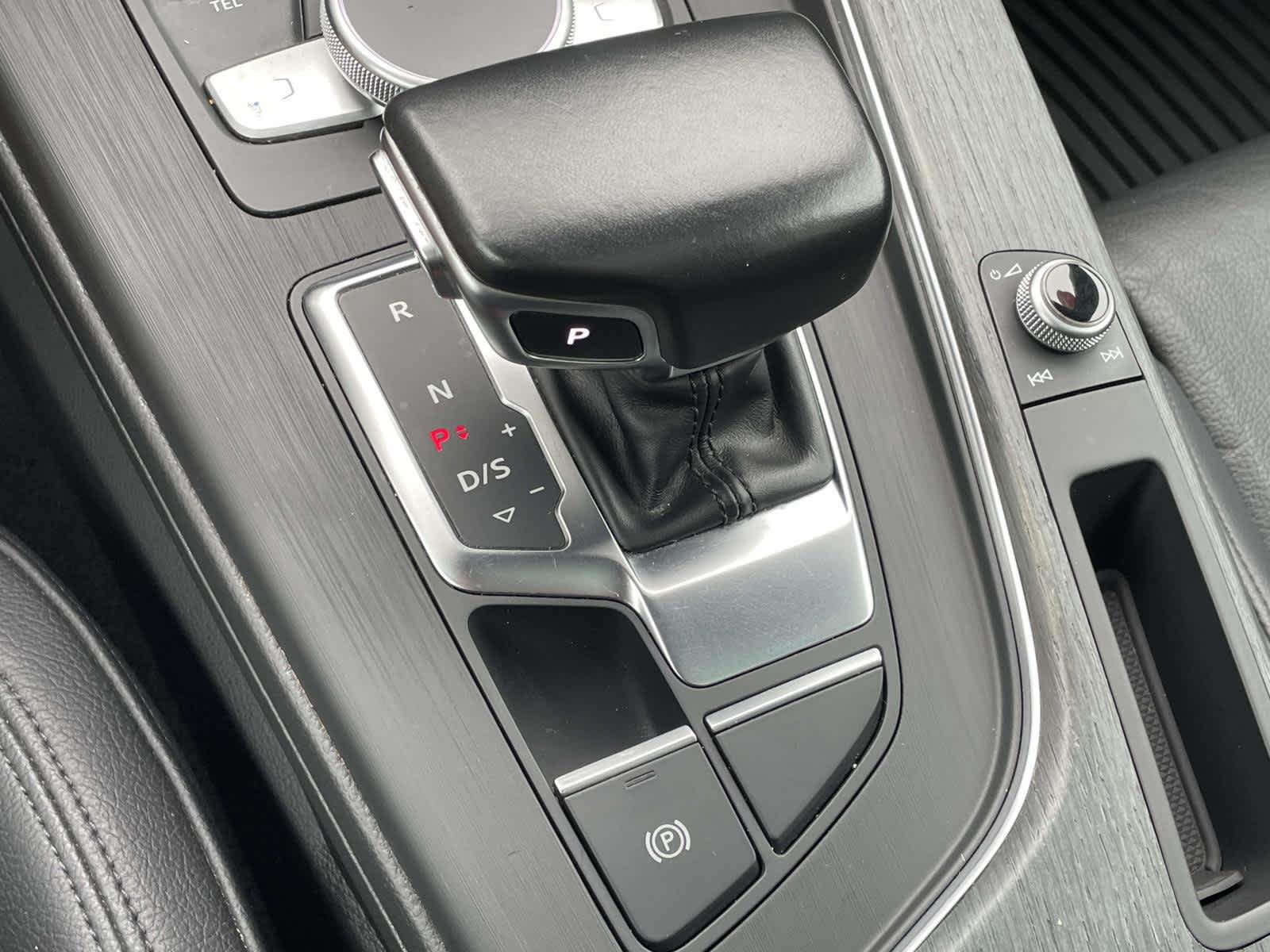 Used 2017 Brilliant Black Audi Premium Plus image 34