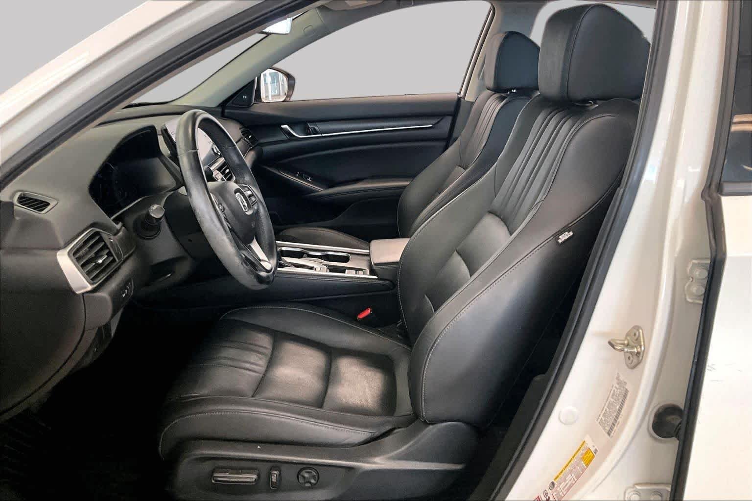 Used 2019 Platinum White Pearl Honda EX-L 1.5T image 7