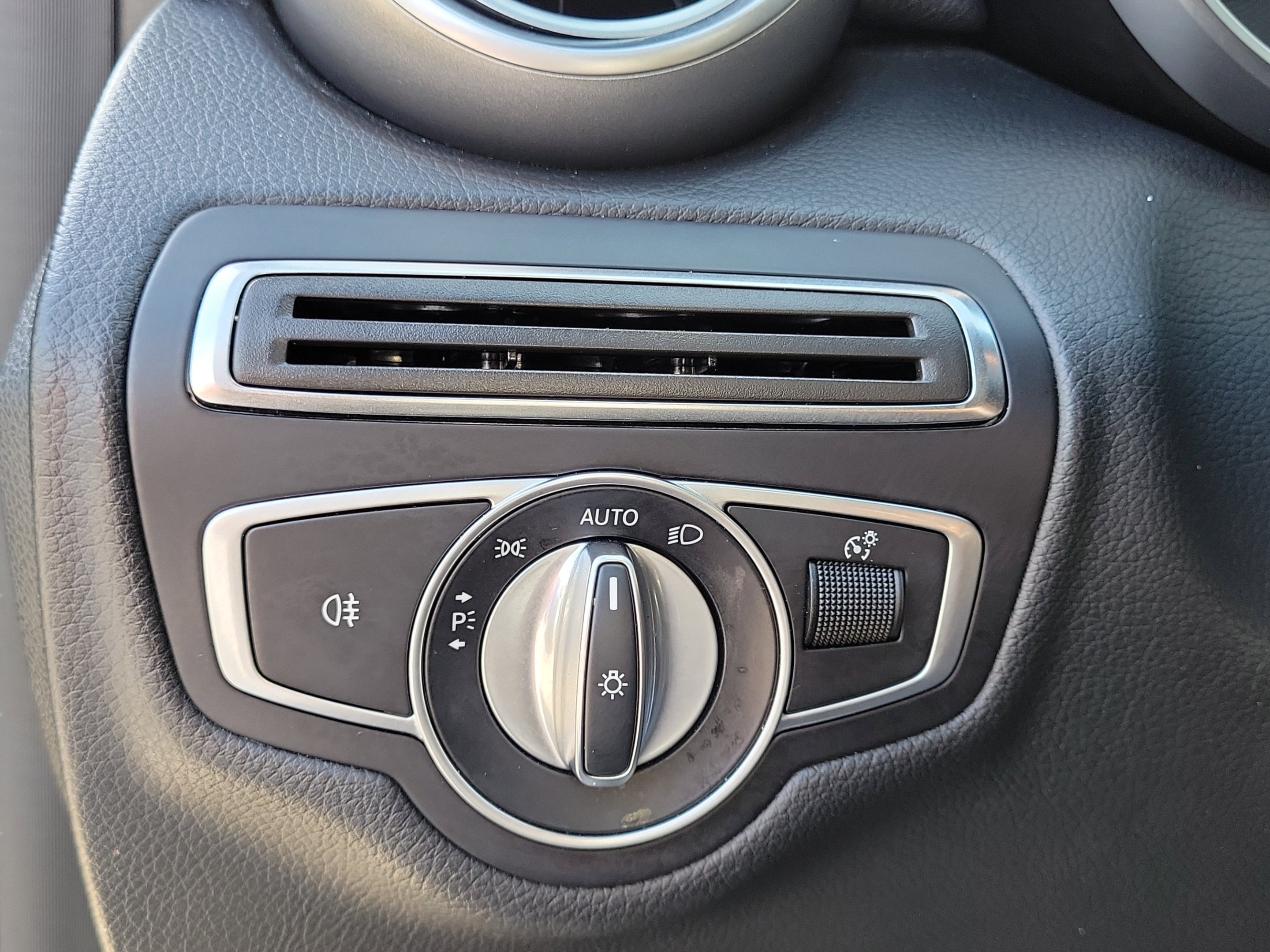 Used 2019 Brilliant Blue Mercedes-Benz C 300 image 21