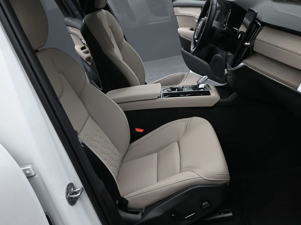 New 2026 Crystal White Volvo Plus image 27