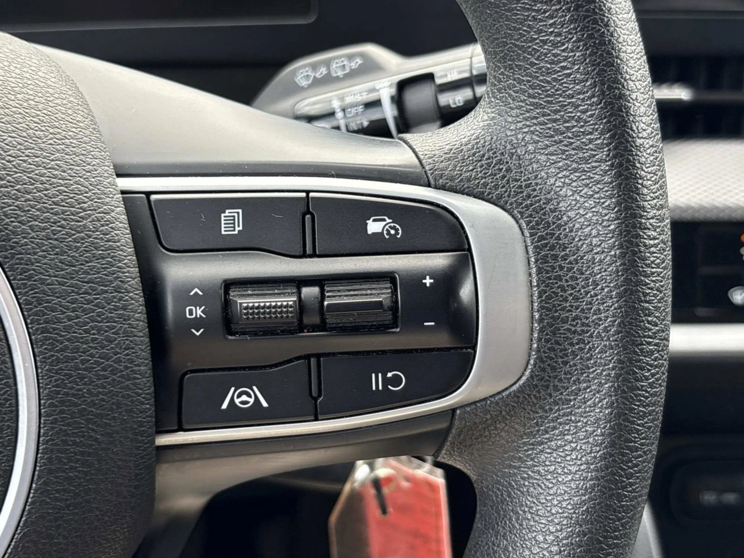 2024 Kia Sportage LX - Photo 28