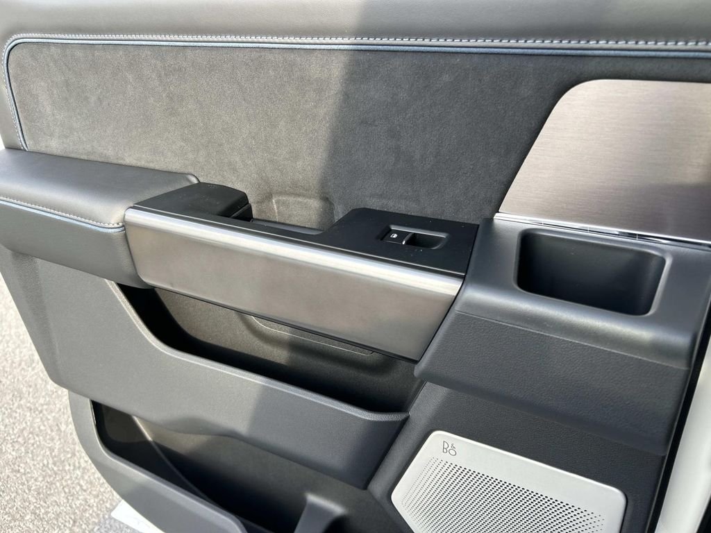 New 2026 Star White Metallic Tri-Coat Ford F-250® Platinum® image 17