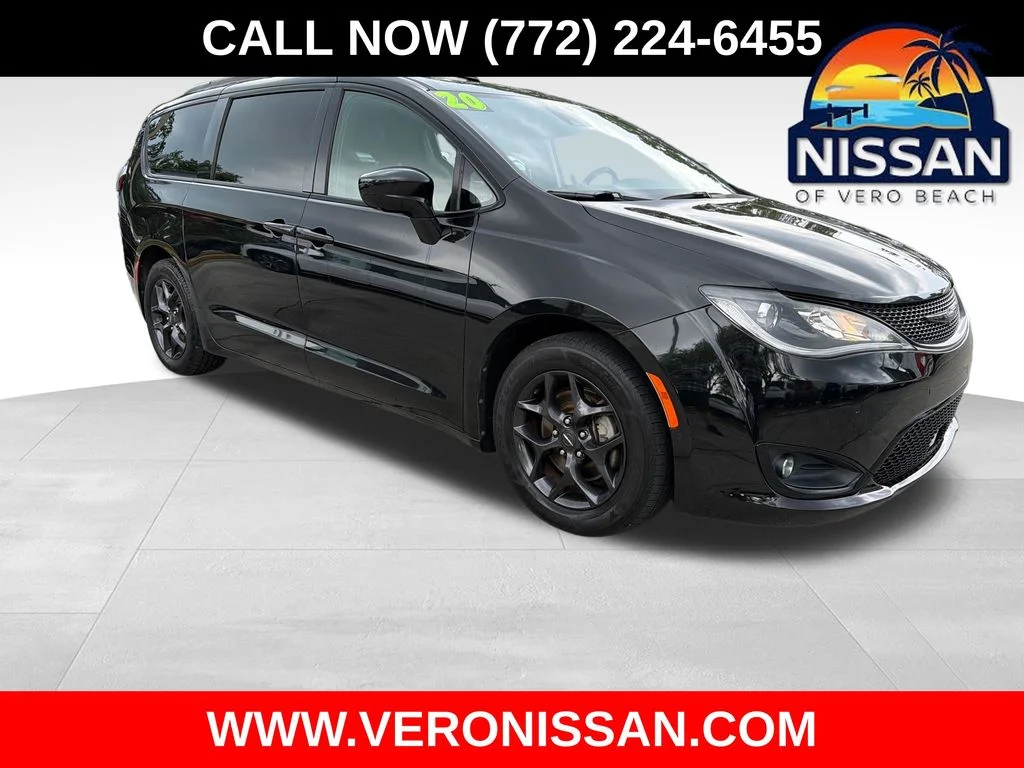 2020 Chrysler Pacifica Touring L Plus's photo