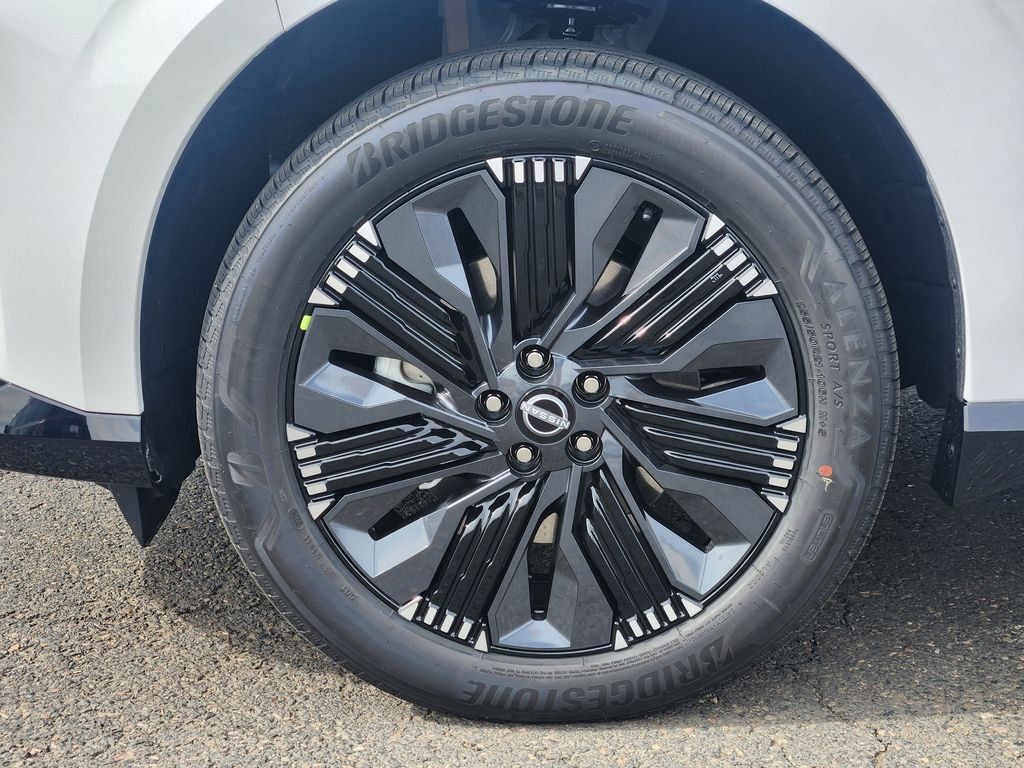 New 2026 Everest White Pearl Tricoat/Super Black Nissan Platinum image 8