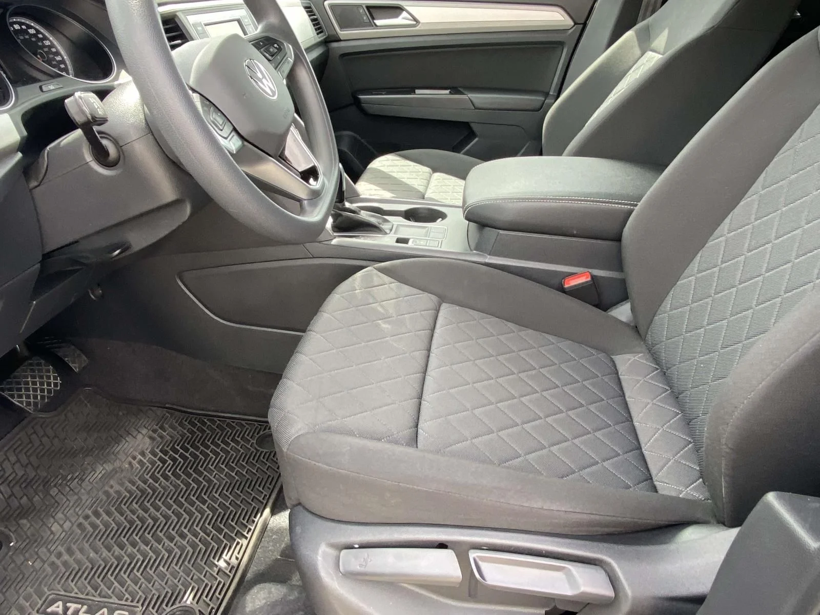 Used 2020 Silver Volkswagen 2.0T S image 13