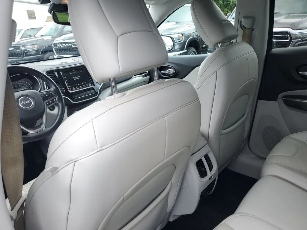 Certified Used 2019 White Jeep Limited image 13