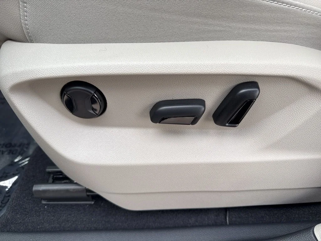 New 2026 Gray Volkswagen 2.0T SE w/Technology image 17