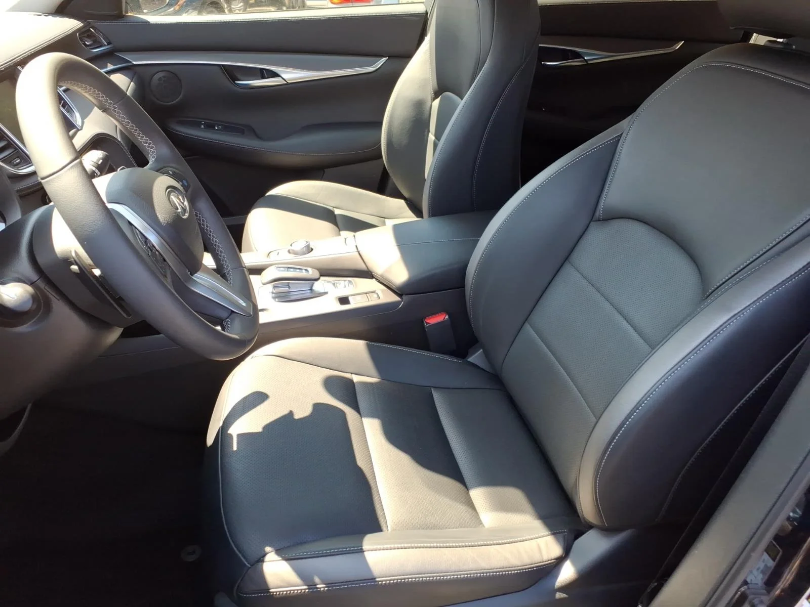 Certified Used 2023 Blue INFINITI LUXE image 20