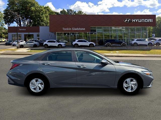 New 2026 Gray Hyundai SE image 9