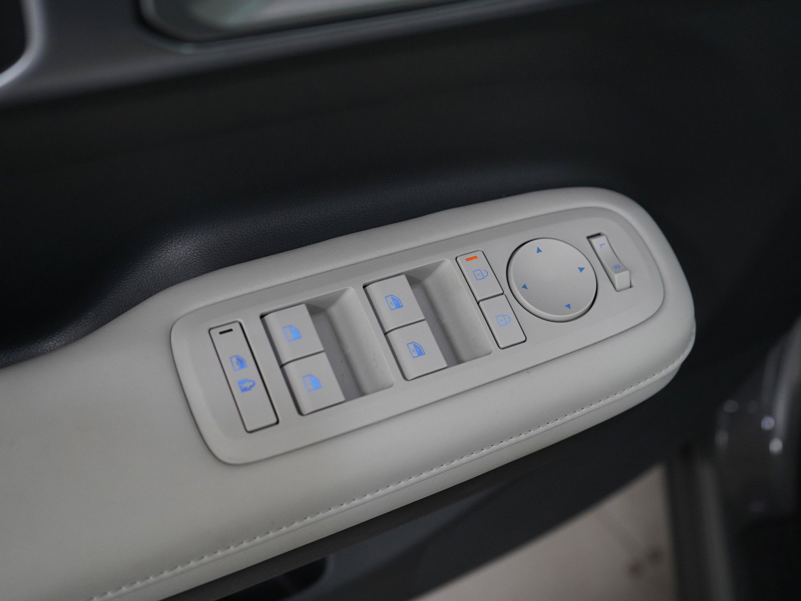 Used 2026 Hampton Gray Hyundai SEL AWD image 23