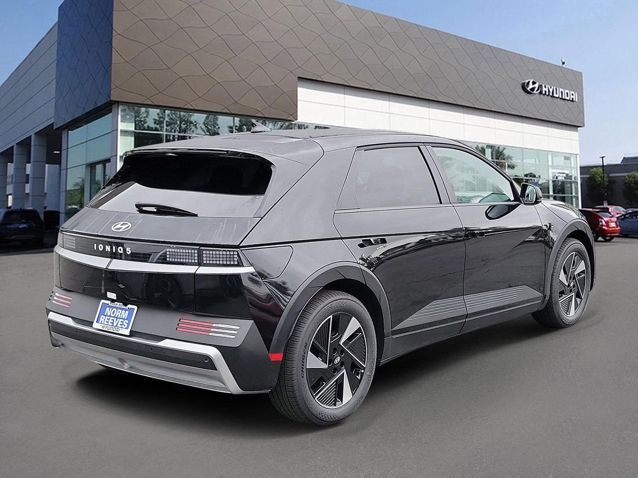 New 2026 Abyss Black Hyundai SEL image 2