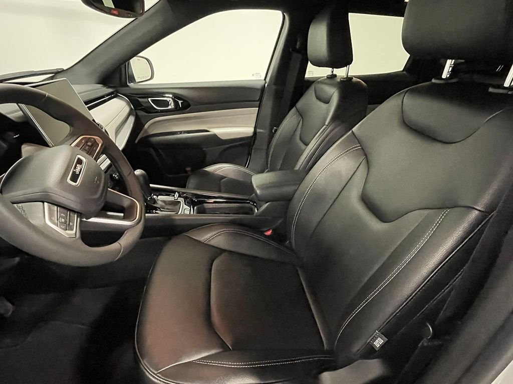 Used 2026 White/off-white Jeep Limited image 3