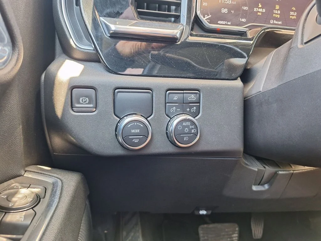 Used 2024 Silver GMC SLT image 18