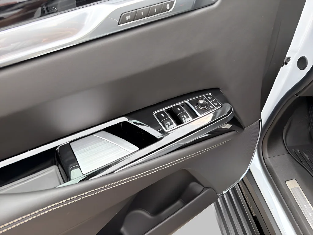 2027 Cadillac Escalade Sport - Photo 17