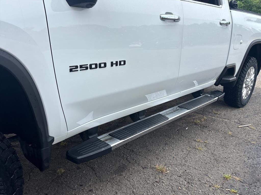 Used 2020 White Chevrolet High Country image 5