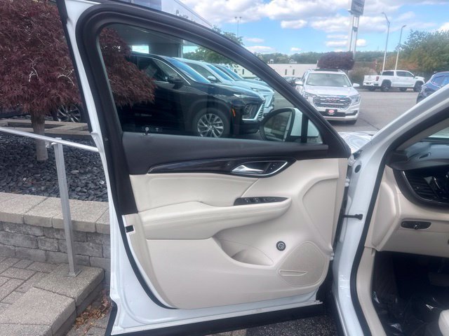 Used 2022 SUMMIT WHITE Buick Preferred image 9