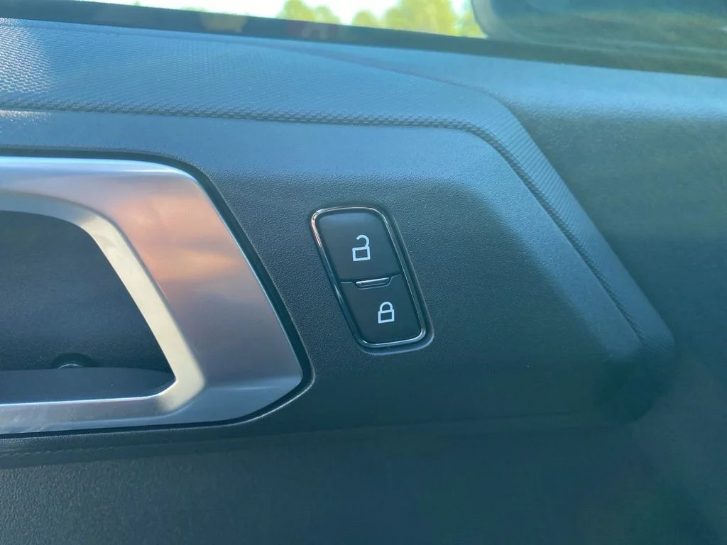 2025 Ford Bronco 4-Door Base - Photo 11