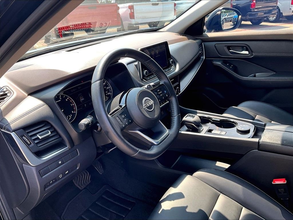 Used 2023 Black Nissan SV image 8