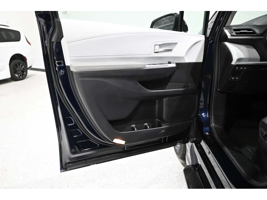 New 2026 BLUE Toyota XLE+ AWD Mobility Handicap Van image 27