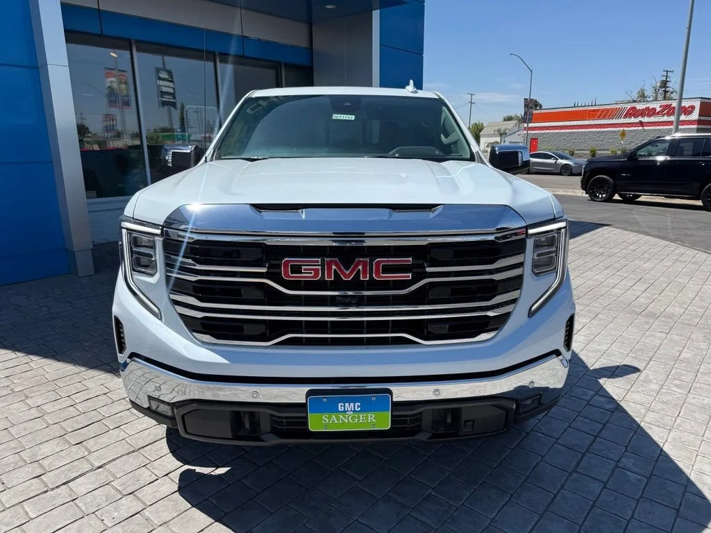 New 2026 Glacier White Tricoat GMC SLT image 3