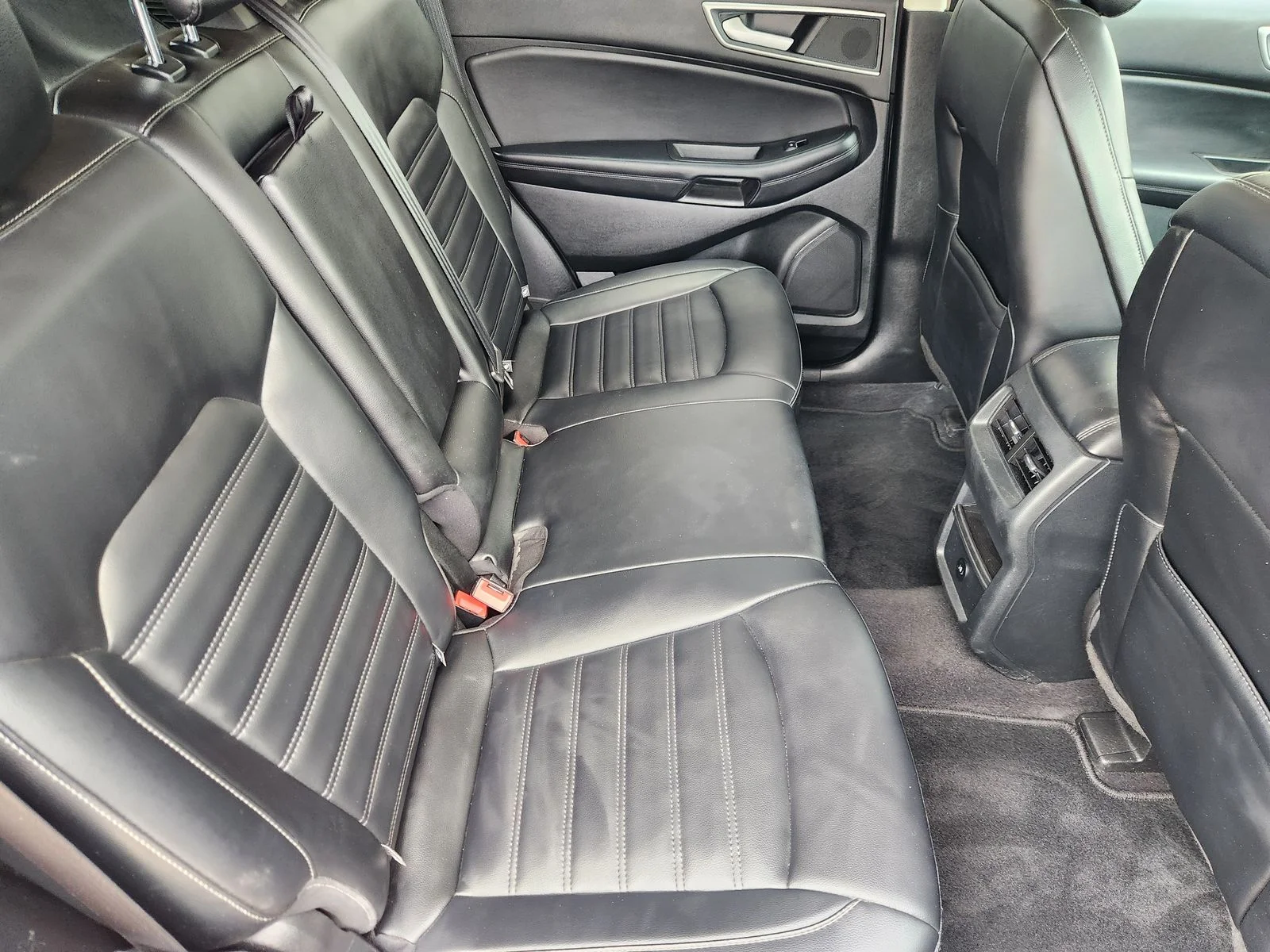 Used 2024 Gray Ford SEL image 32
