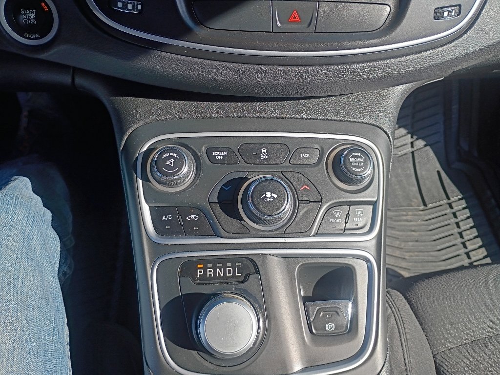Used 2016 Black Clearcoat Chrysler Limited image 35