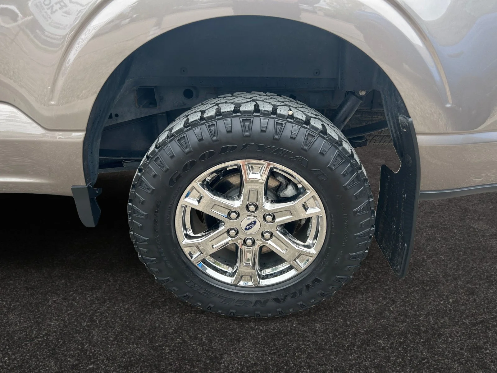Used 2023 BROWN Ford XLT 302a 6.5 ft box image 9