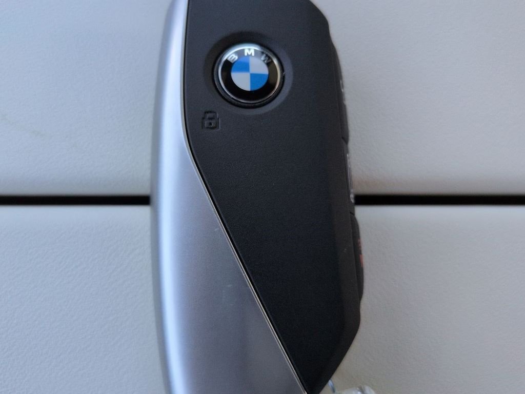 New 2027 Oxide Grey Metallic BMW 530i xDrive image 29