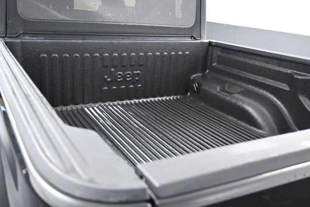 Used 2022 Black Jeep Sport image 12