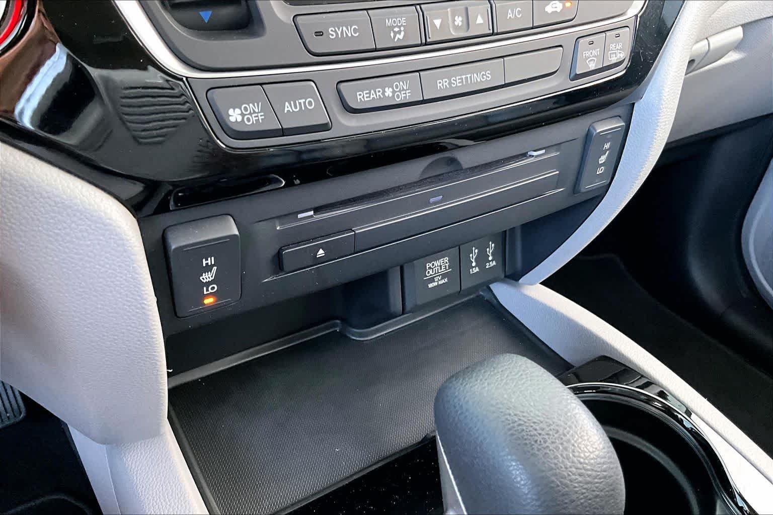 Certified Used 2019 Lunar Silver Metallic Honda RTL-E image 31
