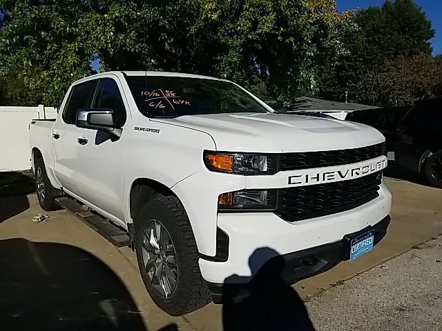 Used 2020 White Chevrolet Custom image 1