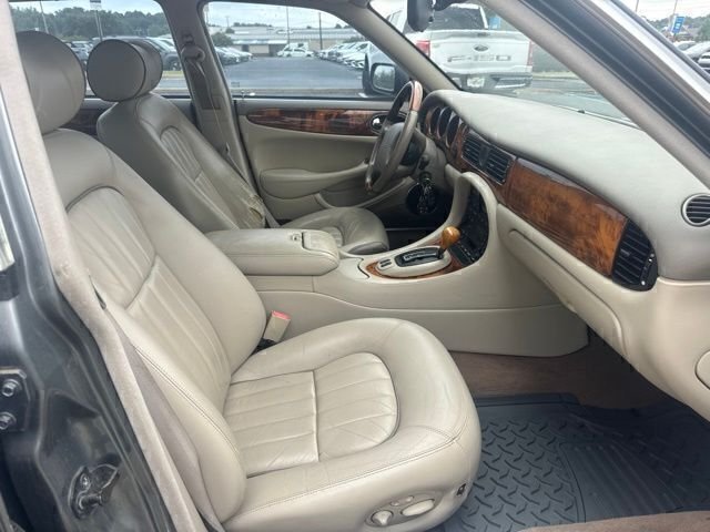 Used 2003  Jaguar Base image 24