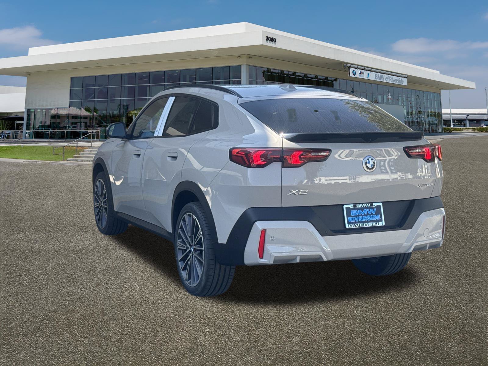 New 2027 Dune Grey Metallic BMW xDrive28i image 8