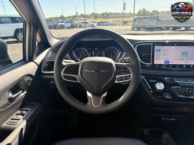 2026 Chrysler Pacifica Select - Photo 13