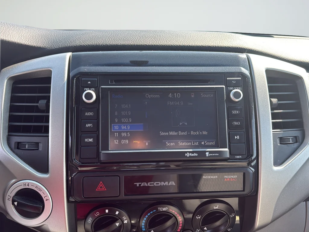 Used 2015 Red Toyota Base image 16