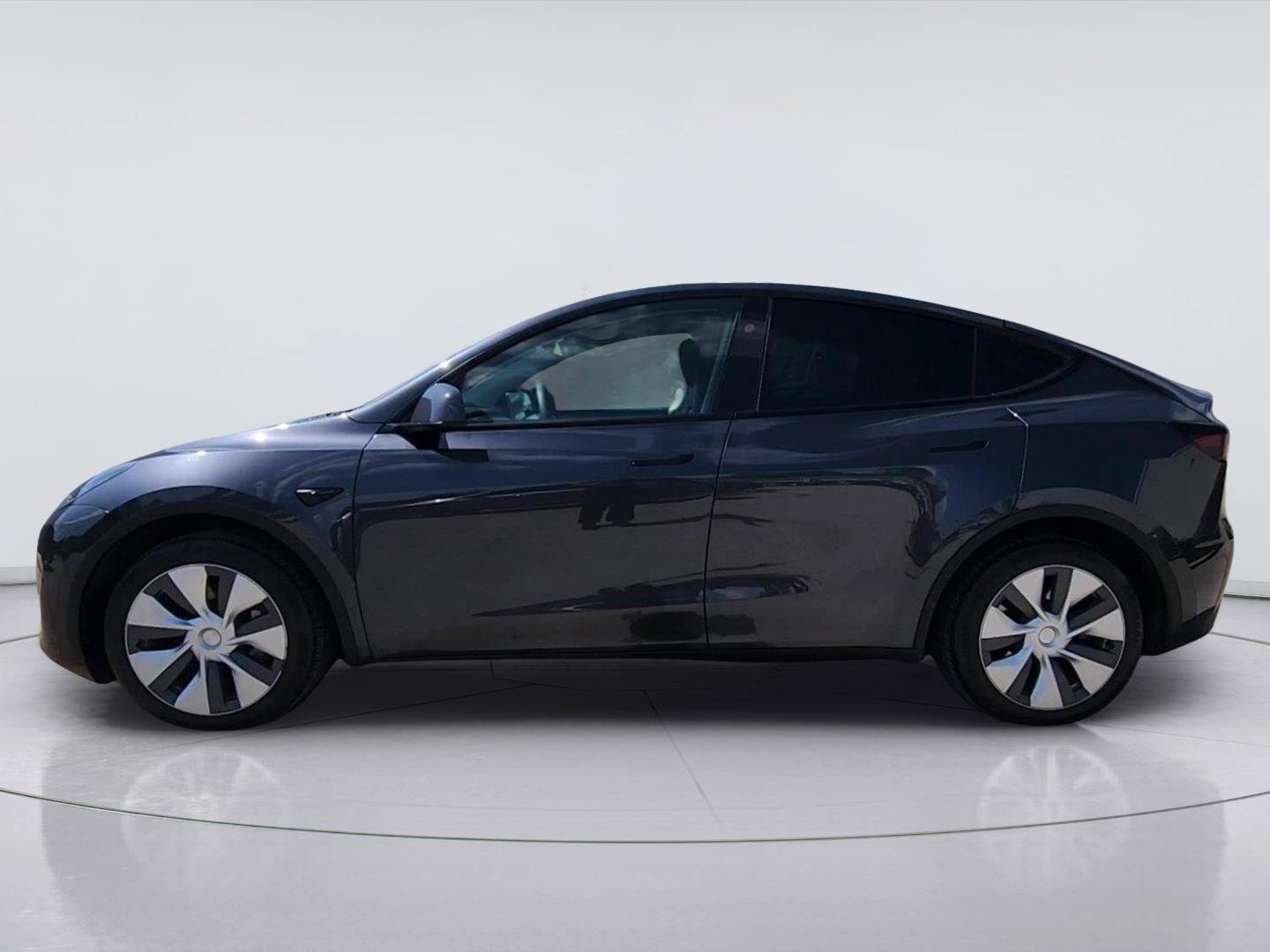 2024 Tesla Model Y photo 5 of 33