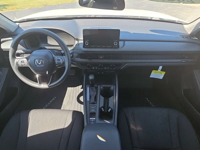 Used 2025 White Honda LX image 10