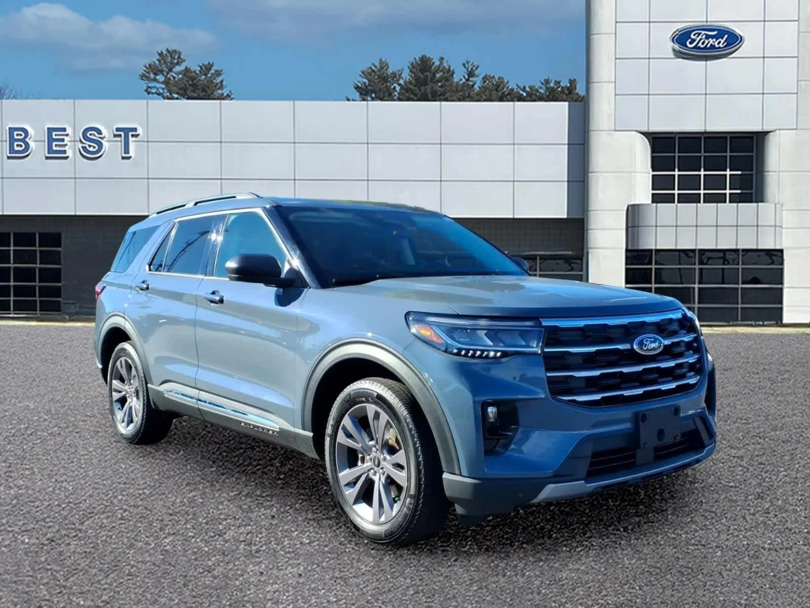 Used 2025 Vapor Blue Ford Active image 10