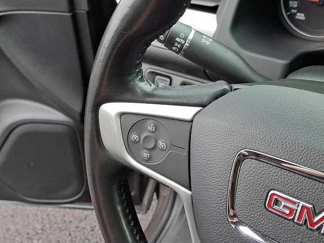 Used 2020 Gray GMC SLE image 20