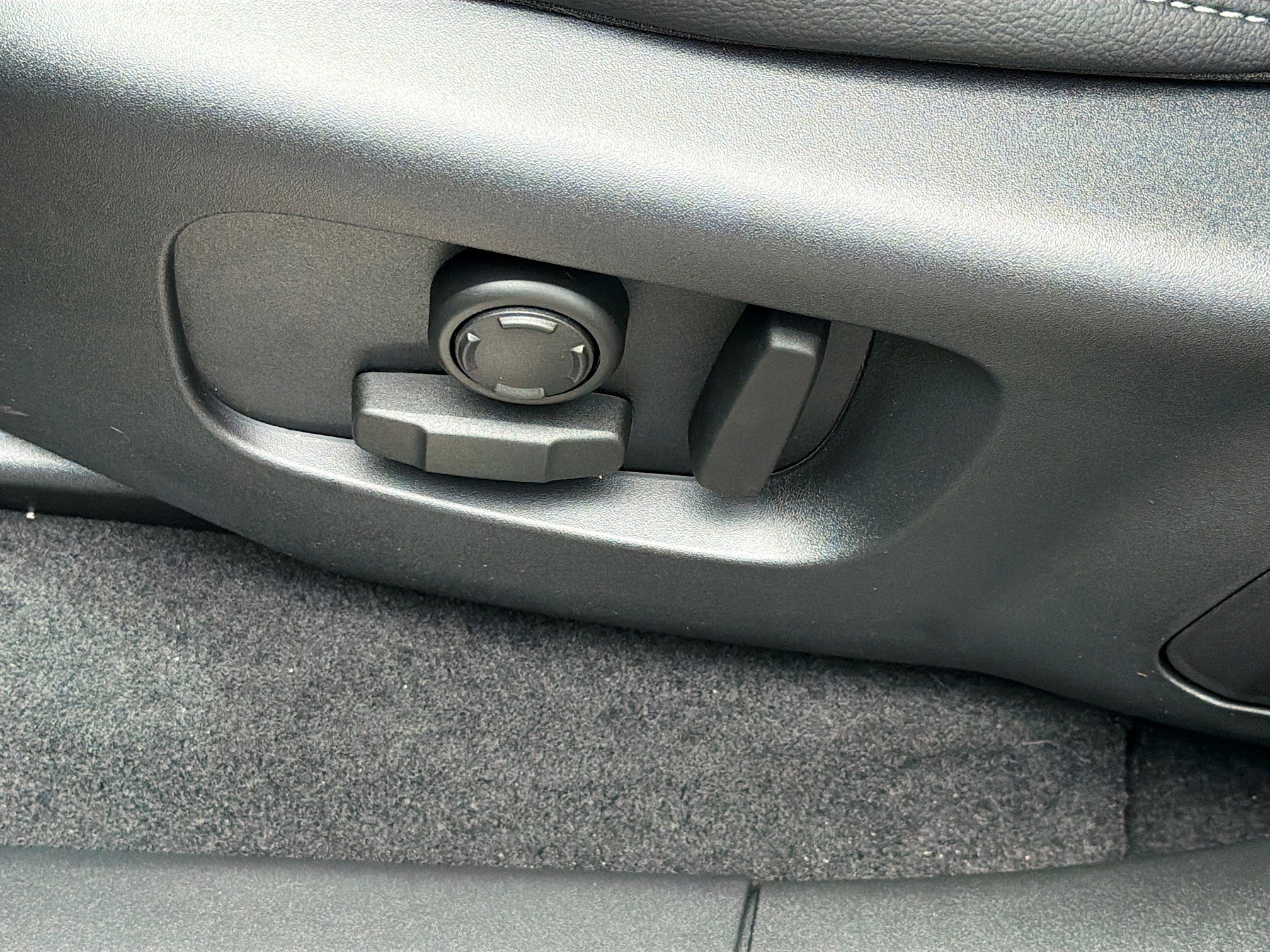 New 2026 Zadar Grey Land Rover Belgravia Edition image 24