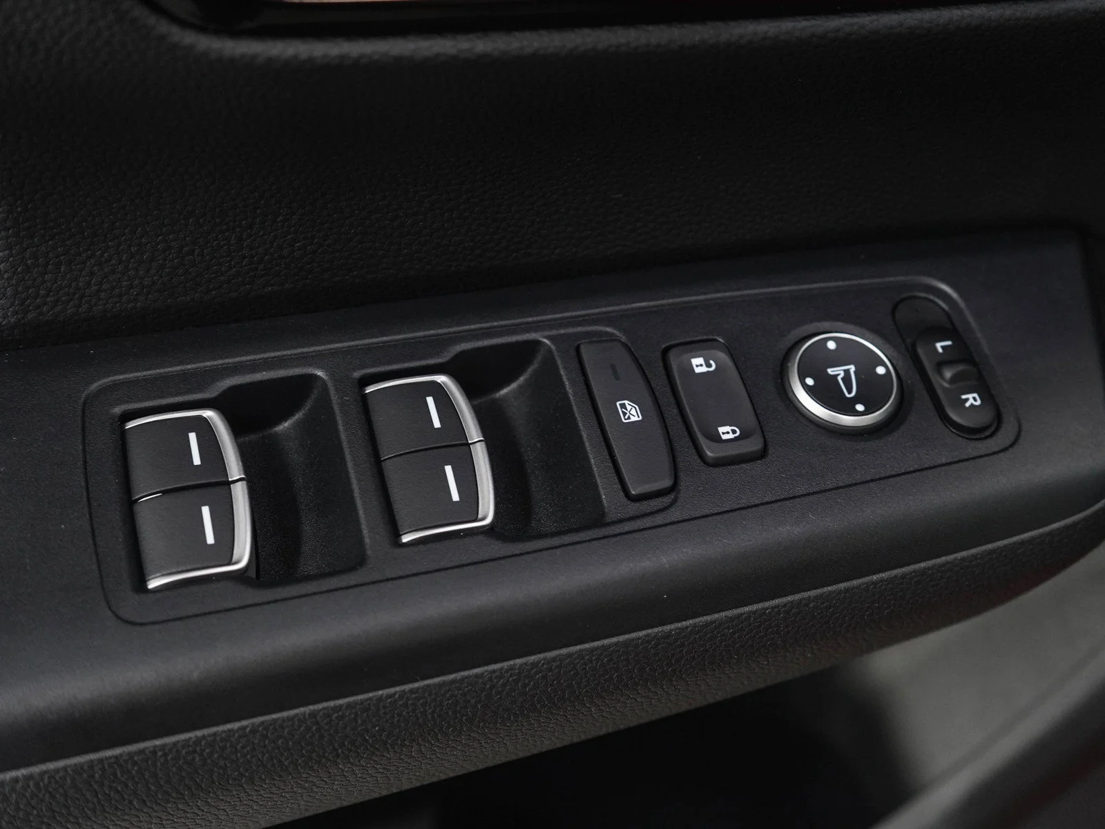 Used 2023  Honda EX-L AWD image 21