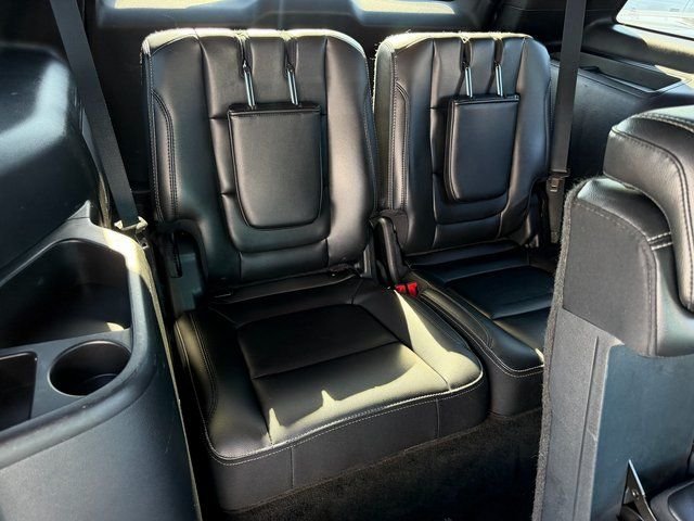 Used 2016 Blue Ford Limited image 42