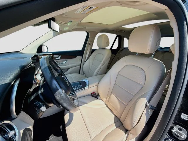 Used 2022  Mercedes-Benz GLC 300 image 11