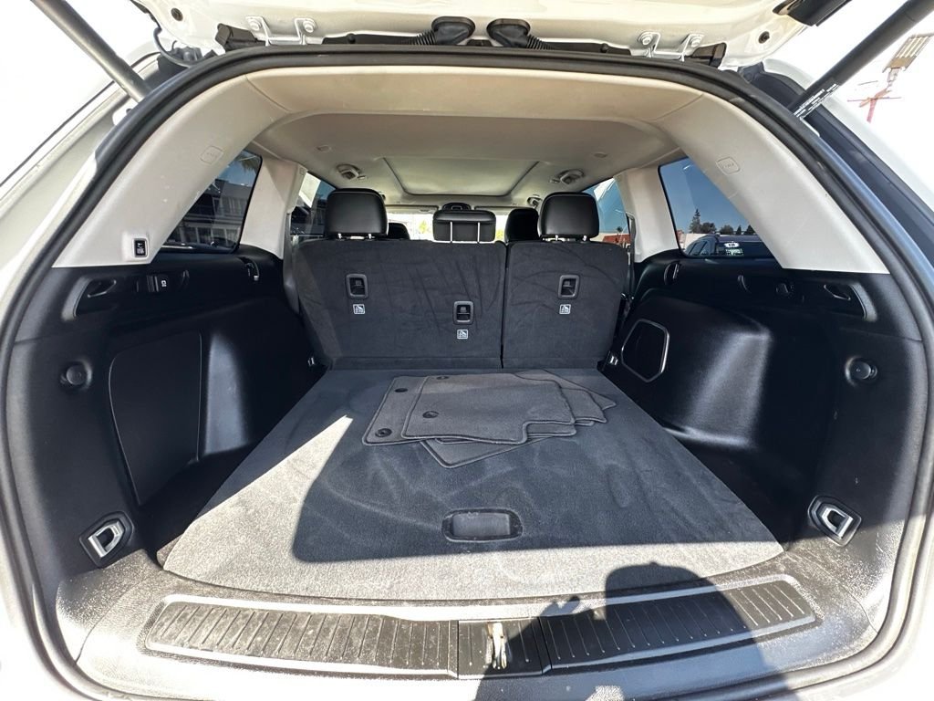 Used 2022 White Jeep 4xe image 19
