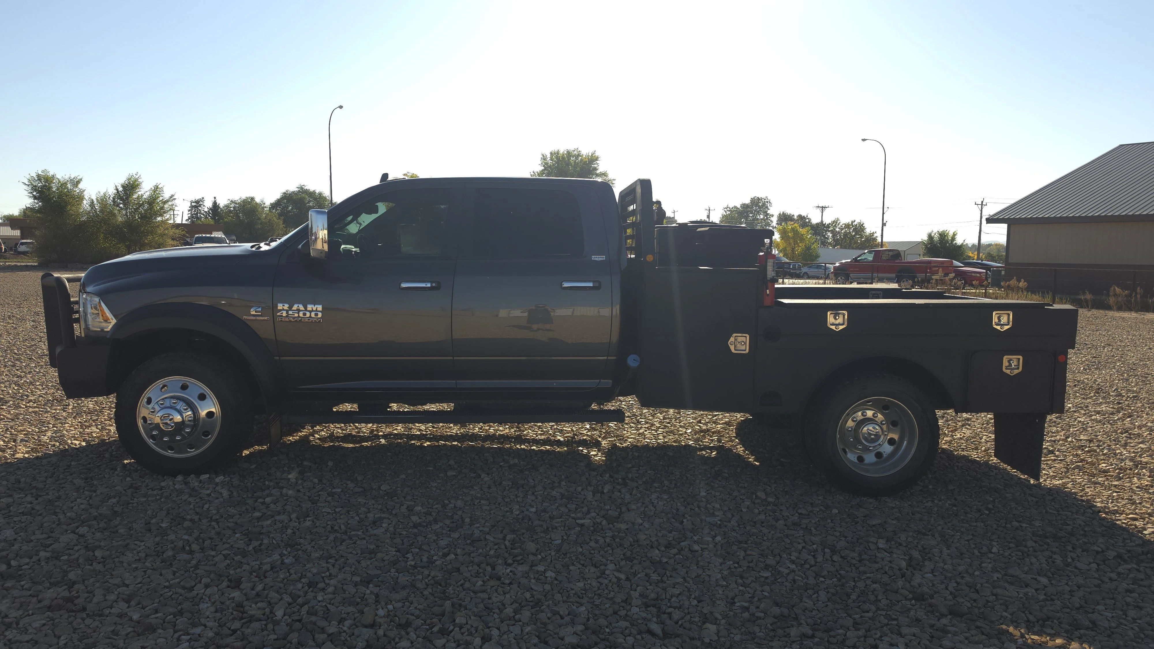 Used 2018 Granite Crystal Metallic Clearcoat Ram Laramie image 6