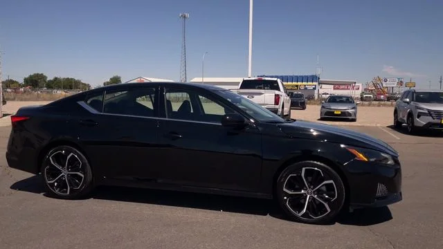 Used 2026 Black Nissan 2.5 SR image 3