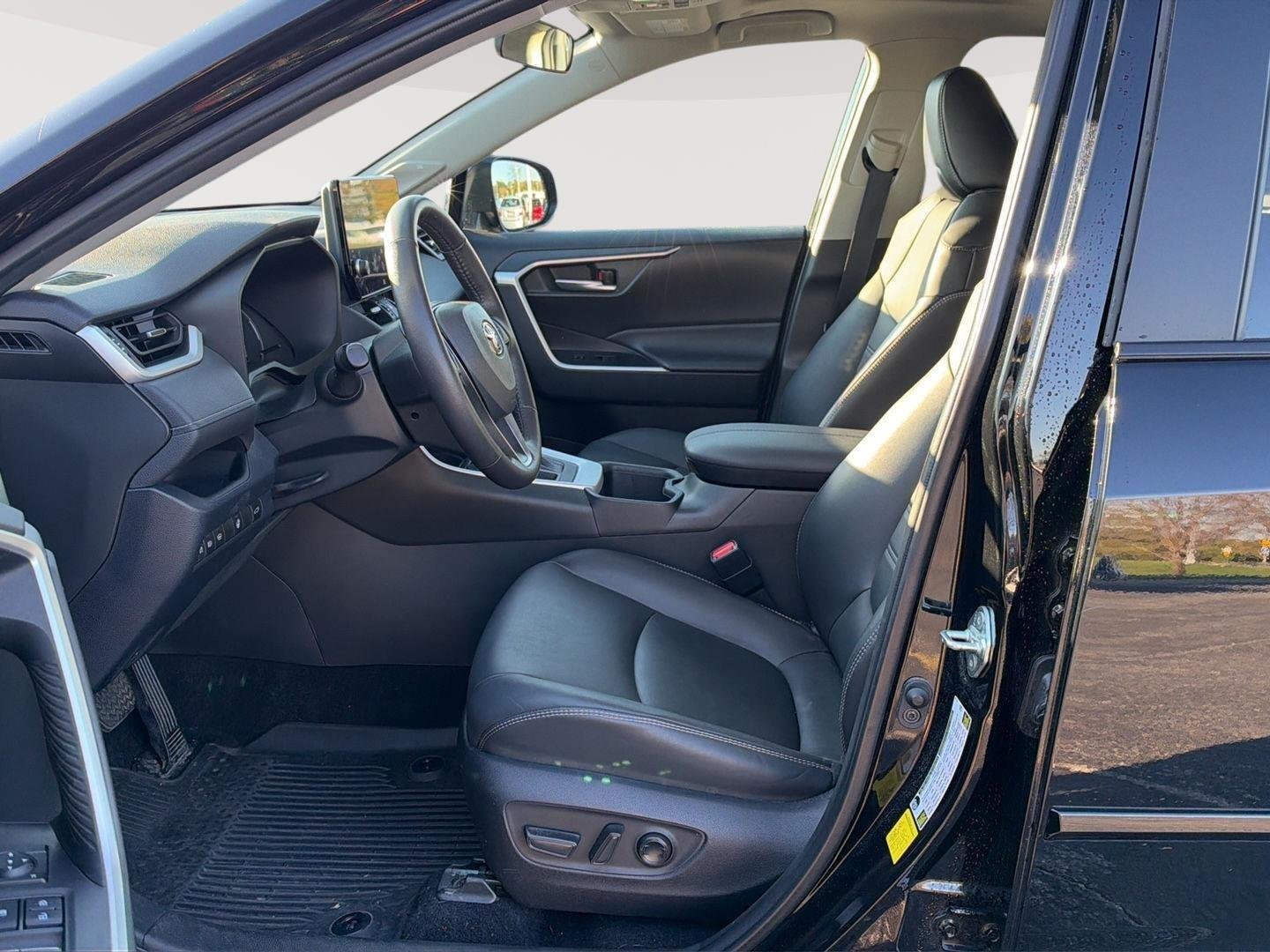 Used 2023 Midnight Black Metallic Toyota XLE Premium image 3