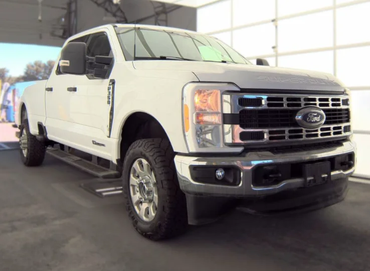 Used 2023  Ford XLT image 1